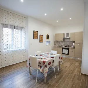 Marta House Appartamento